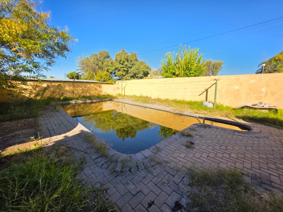 3 Bedroom Property for Sale in Verwoerdpark Northern Cape